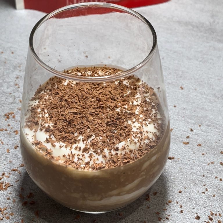 Avena Trasnochada Tiramisú (Overnight Oats)